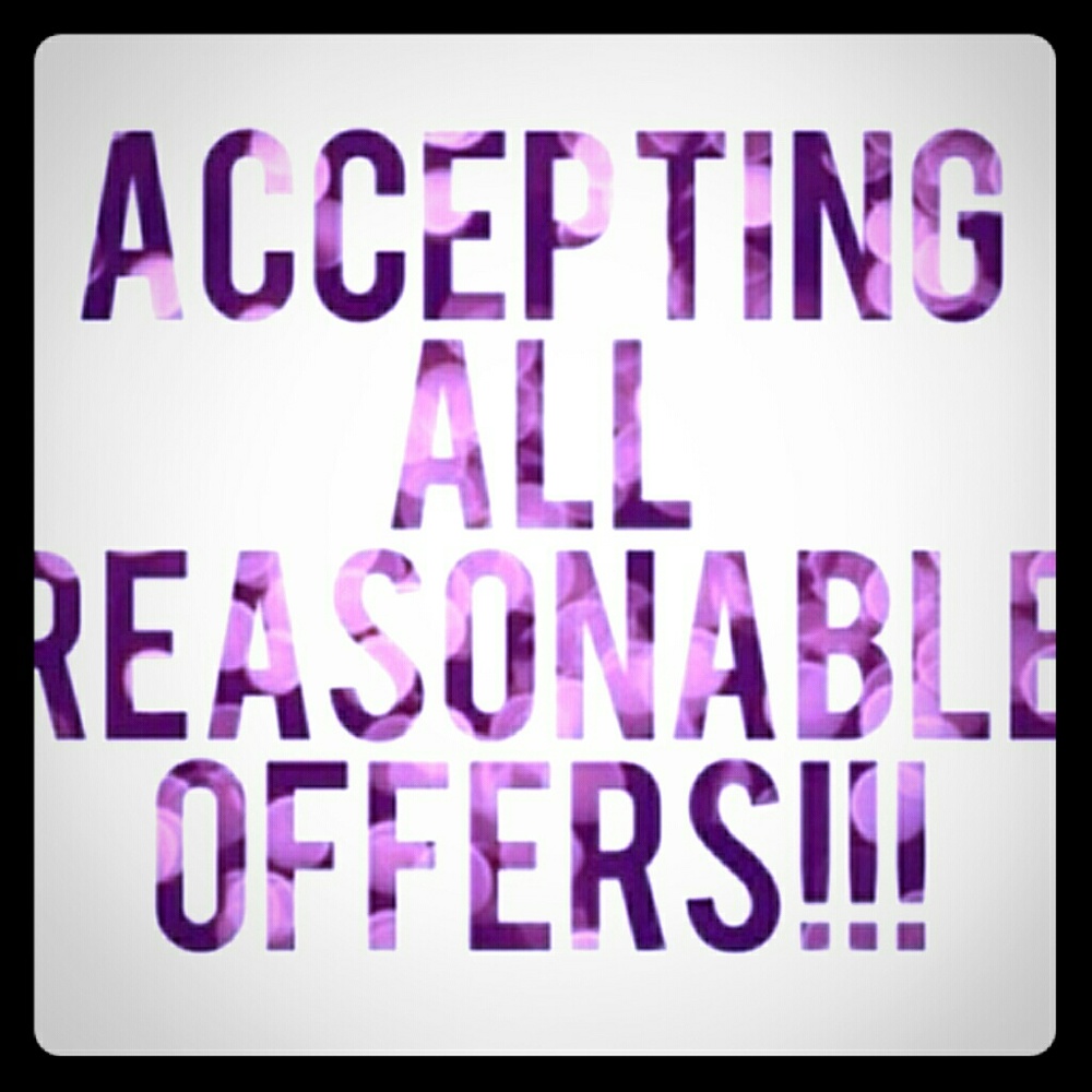 Accepting all reasonable offers🛍